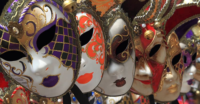 SAHNE SANATININ FARKI TİYATRO EĞİTİMİ KURSU