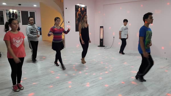 Emir Kaya Dans Okulu - 30. Fotoğraf Emir Kaya Dans Okulu - 30. Fotoğraf