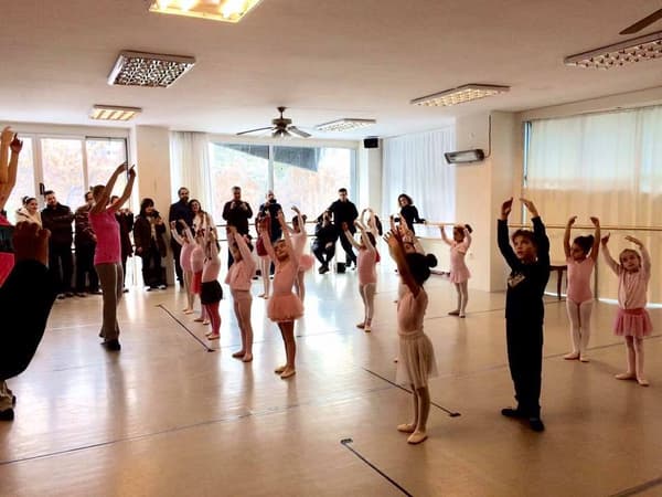 Kent Dans Bale Okulu - 12. Fotoğraf Kent Dans Bale Okulu - 12. Fotoğraf