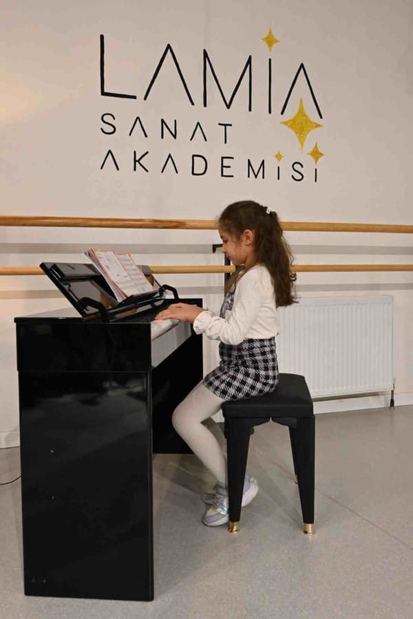 Lamia Dans ve Sanat Akademi - 8. Fotoğraf