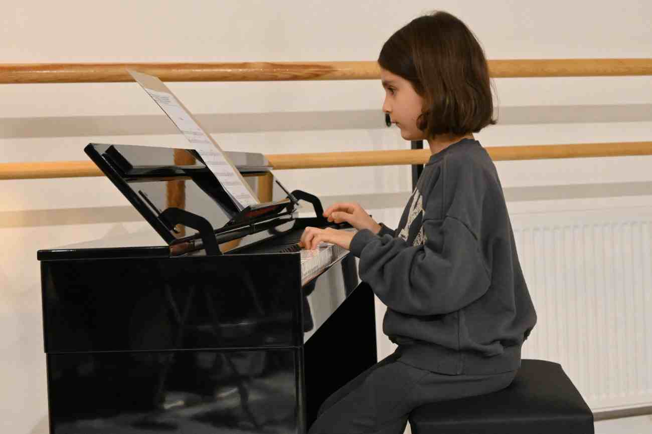 Lamia Dans ve Sanat Akademi - Yenimahalle Pop Dans Kursu - 3. Fotoğraf