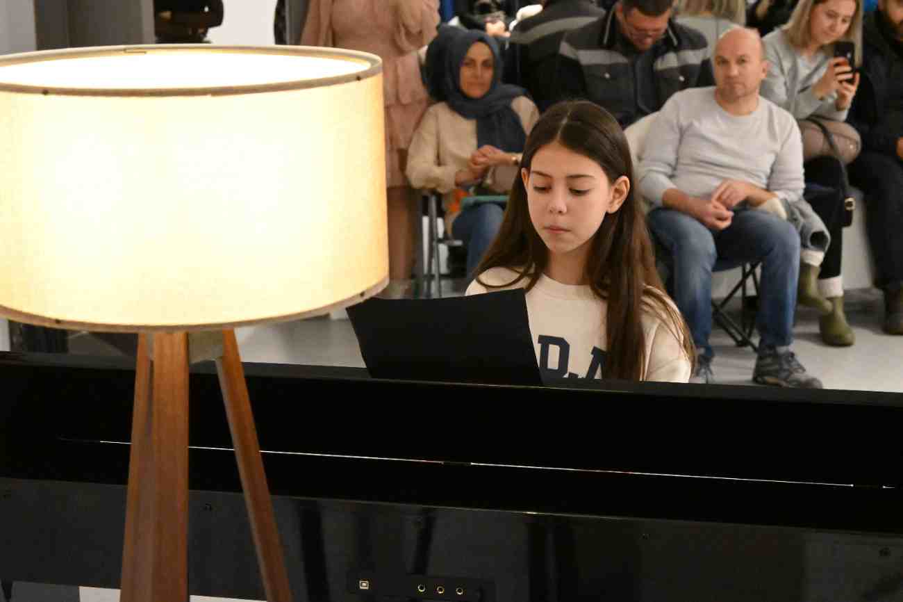 Lamia Dans ve Sanat Akademi - Yenimahalle Pop Dans Kursu - 2. Fotoğraf